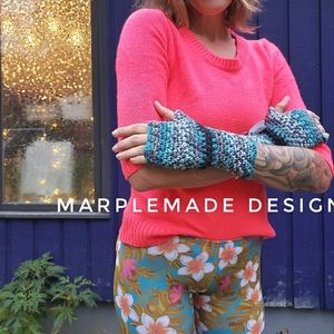 NWT* Handmade Fingerless gloves 💜 MarpleMade Designs, fitted, soft acrylic,